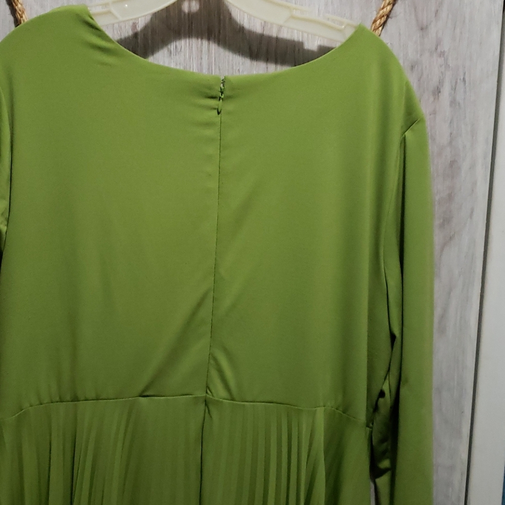 Dress - Picture 4 of 5